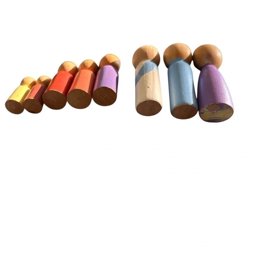 Hape Holding AG 8 Wood Minature Dolls Mom Pop Kids No Face Colored 3”~2.5”~ 1/2”